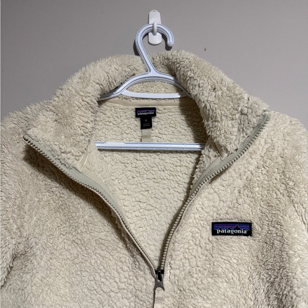 Patagonia Off-White Fleece Cowl Sweater - Picture 4 of 5